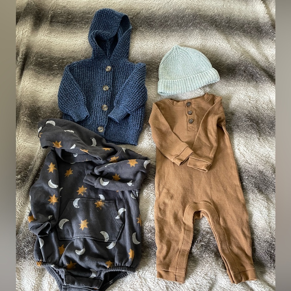 Old Navy 6-12months Lot